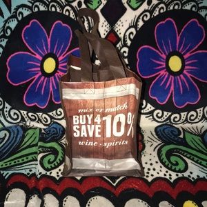 Luckys reusable wine bag holds 4 bottles